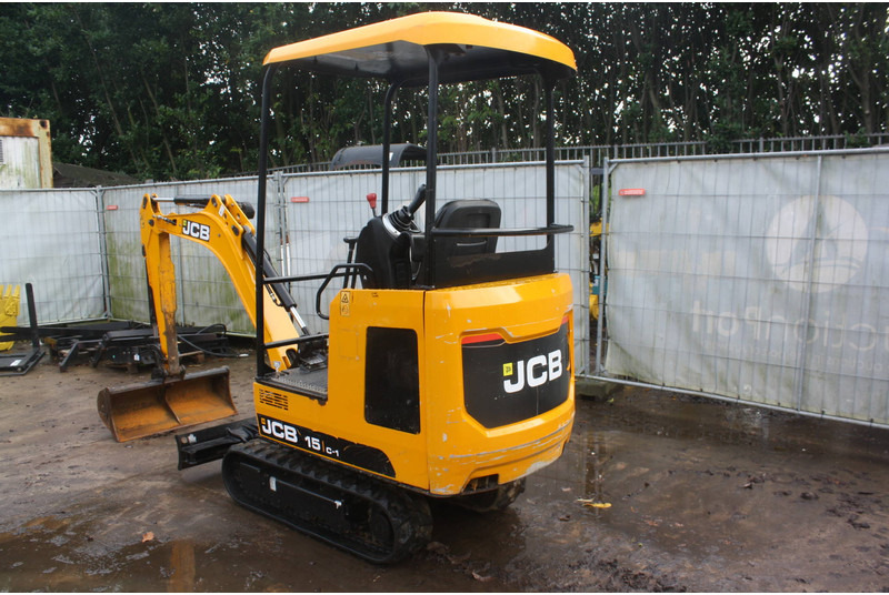 JCB 15C-1 - Minikotró: 3 kép. JCB 15C-1 - Minikotró: 3 kép.