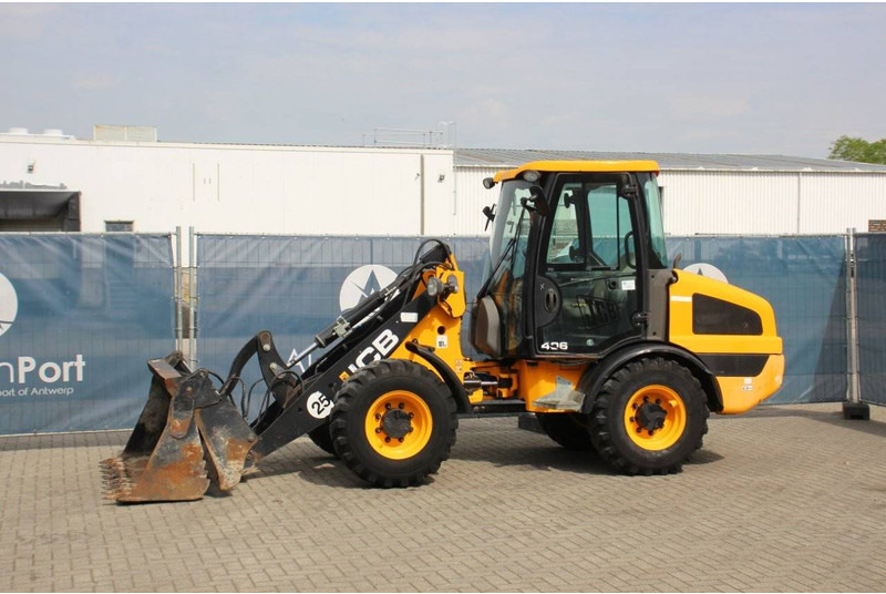 JCB 406 T4 - Gumikerekes homlokrakodó: 1 kép. JCB 406 T4 - Gumikerekes homlokrakodó: 1 kép.
