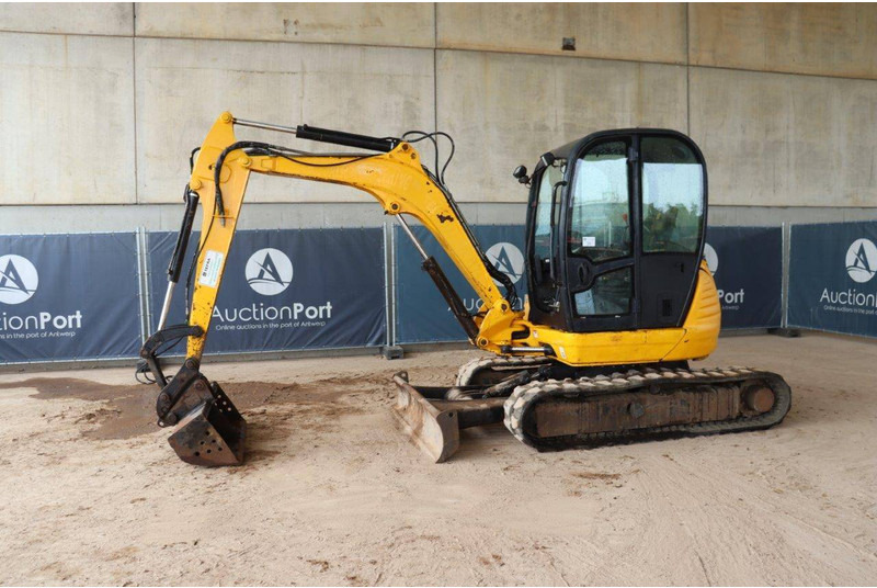 JCB 8045 ZTS - Minikotró: 1 kép. JCB 8045 ZTS - Minikotró: 1 kép.
