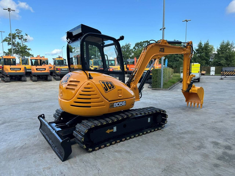 JCB 8056 - Lánctalpas kotró: 4 kép. JCB 8056 - Lánctalpas kotró: 4 kép.