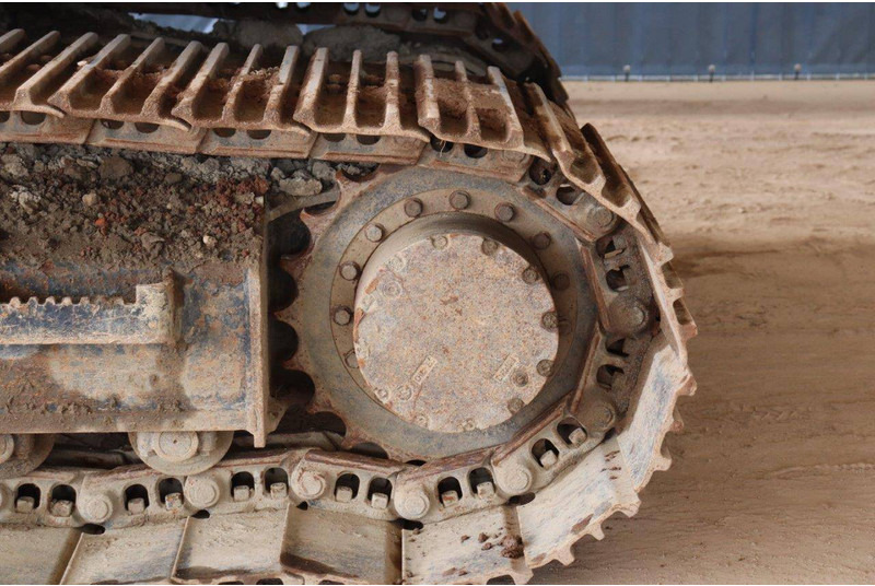 Lánctalpas kotró JCB JS131LC: 18 kép. Lánctalpas kotró JCB JS131LC: 18 kép.