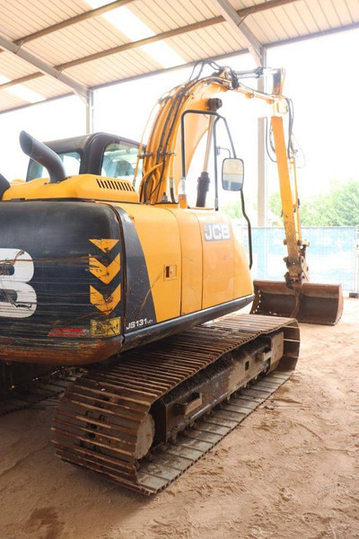 Lánctalpas kotró JCB JS131LC: 8 kép. Lánctalpas kotró JCB JS131LC: 8 kép.