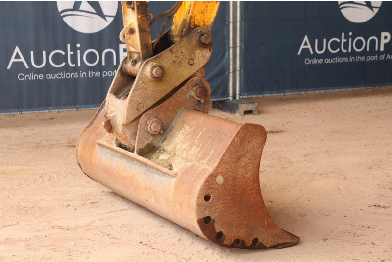 Lánctalpas kotró JCB JS131LC: 11 kép. Lánctalpas kotró JCB JS131LC: 11 kép.