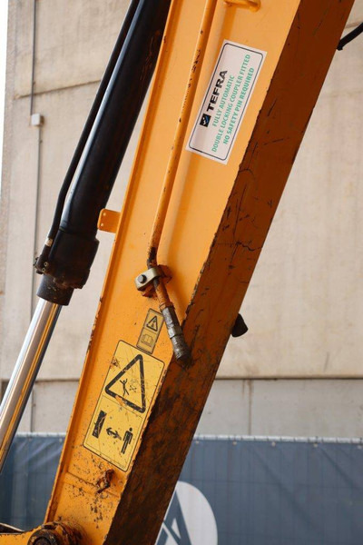 Lánctalpas kotró JCB JS131LC: 14 kép. Lánctalpas kotró JCB JS131LC: 14 kép.