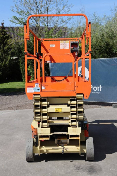 JLG 3246 ES - Ollós emelő: 4 kép. JLG 3246 ES - Ollós emelő: 4 kép.