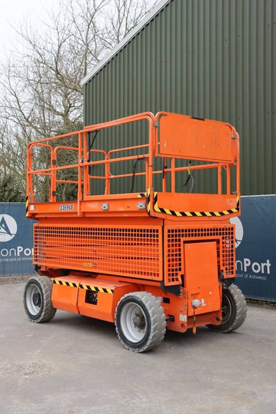 JLG 3369LE - Ollós emelő: 3 kép. JLG 3369LE - Ollós emelő: 3 kép.