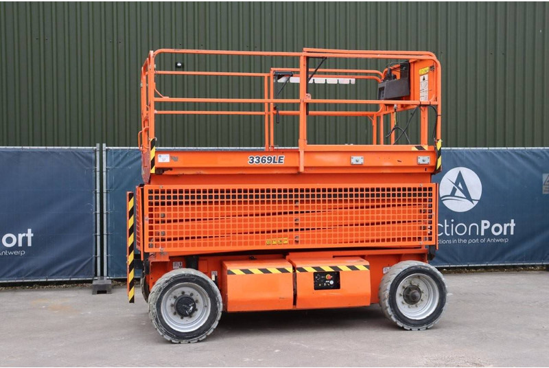 JLG 3369LE - Ollós emelő: 1 kép. JLG 3369LE - Ollós emelő: 1 kép.