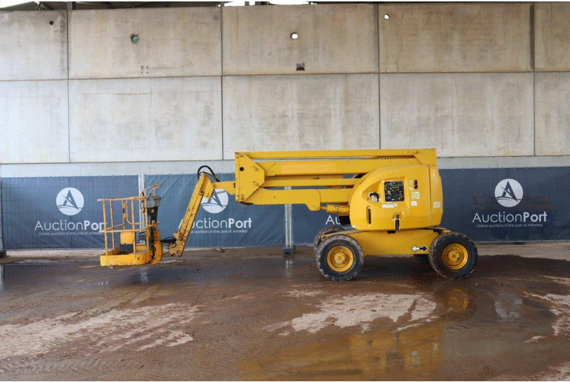 JLG 450AJ - Személyemelő: 2 kép. JLG 450AJ - Személyemelő: 2 kép.