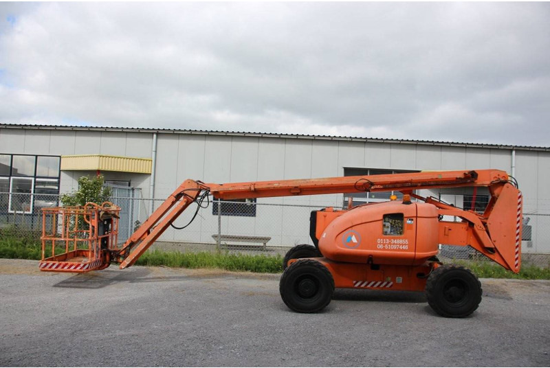 JLG 600AJ - Személyemelő: 2 kép. JLG 600AJ - Személyemelő: 2 kép.