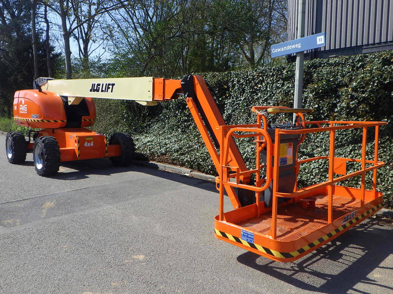 JLG 660SJ - Teleszkópos emelő: 2 kép. JLG 660SJ - Teleszkópos emelő: 2 kép.