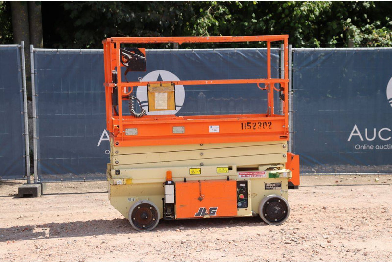 JLG R6 - Ollós emelő: 1 kép. JLG R6 - Ollós emelő: 1 kép.