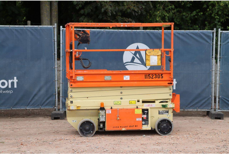 JLG R6 - Ollós emelő: 1 kép. JLG R6 - Ollós emelő: 1 kép.