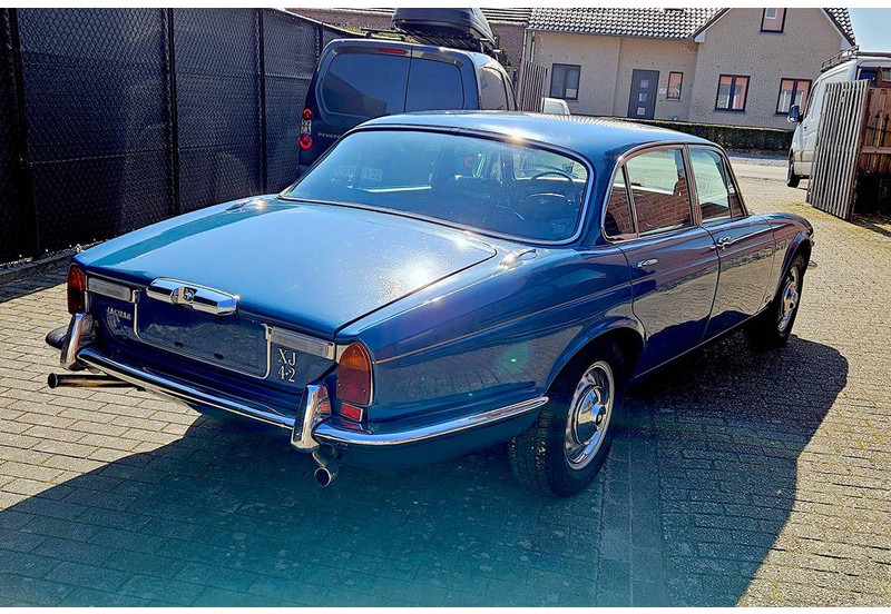 Jaguar XJ 4.2 Manual 4-Speed Overdrive - Szedán: 3 kép. Jaguar XJ 4.2 Manual 4-Speed Overdrive - Szedán: 3 kép.