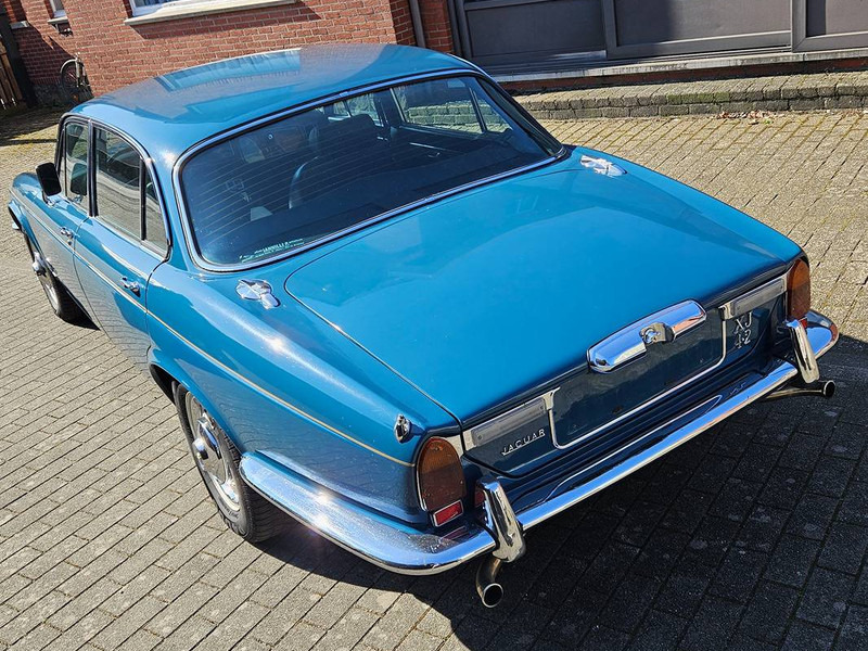 Jaguar XJ 4.2 Manual 4-Speed Overdrive - Szedán: 4 kép. Jaguar XJ 4.2 Manual 4-Speed Overdrive - Szedán: 4 kép.