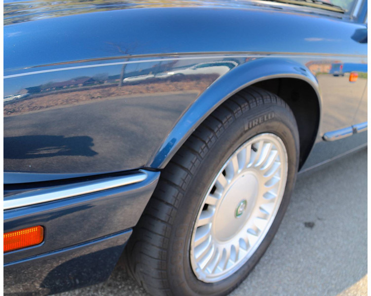 Jaguar XJ Sovereign 4.0 - Szedán: 4 kép. Jaguar XJ Sovereign 4.0 - Szedán: 4 kép.