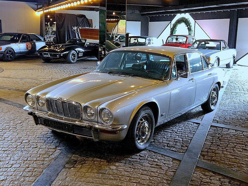 Jaguar XJ (series II) 4.2 Automatic - Szedán: 1 kép. Jaguar XJ (series II) 4.2 Automatic - Szedán: 1 kép.