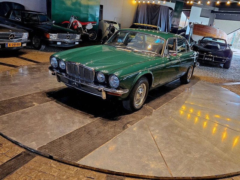 Jaguar XJ (series II) 4.2 Automatic - Szedán: 1 kép. Jaguar XJ (series II) 4.2 Automatic - Szedán: 1 kép.