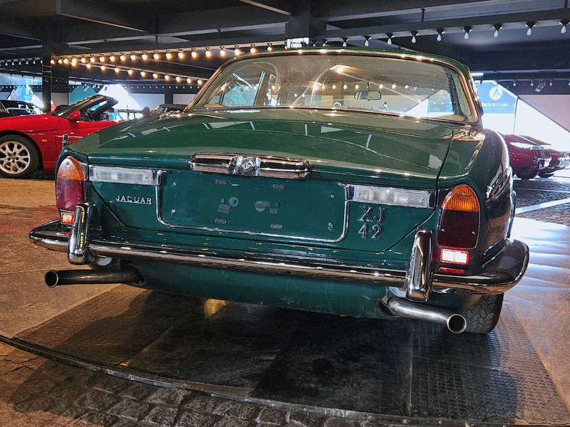 Jaguar XJ (series II) 4.2 Automatic - Szedán: 5 kép. Jaguar XJ (series II) 4.2 Automatic - Szedán: 5 kép.