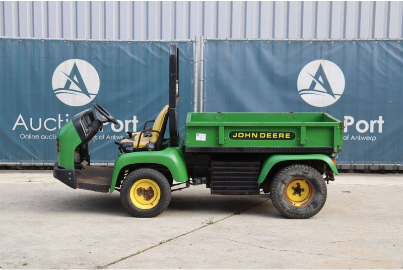 John Deere 2030A - Golfkocsi: 2 kép. John Deere 2030A - Golfkocsi: 2 kép.