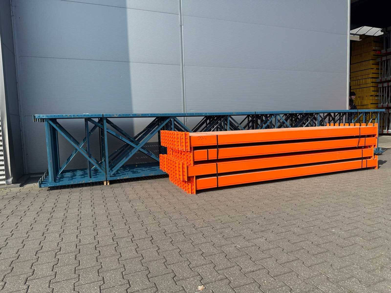 Jungheinrich - Akkumulátor: 4 kép. Jungheinrich - Akkumulátor: 4 kép.
