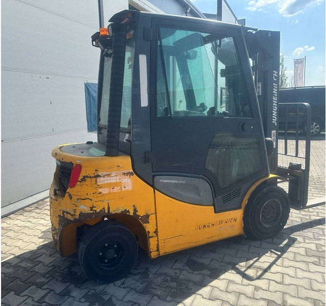 Jungheinrich DFG 425s - Dízel targonca: 3 kép. Jungheinrich DFG 425s - Dízel targonca: 3 kép.