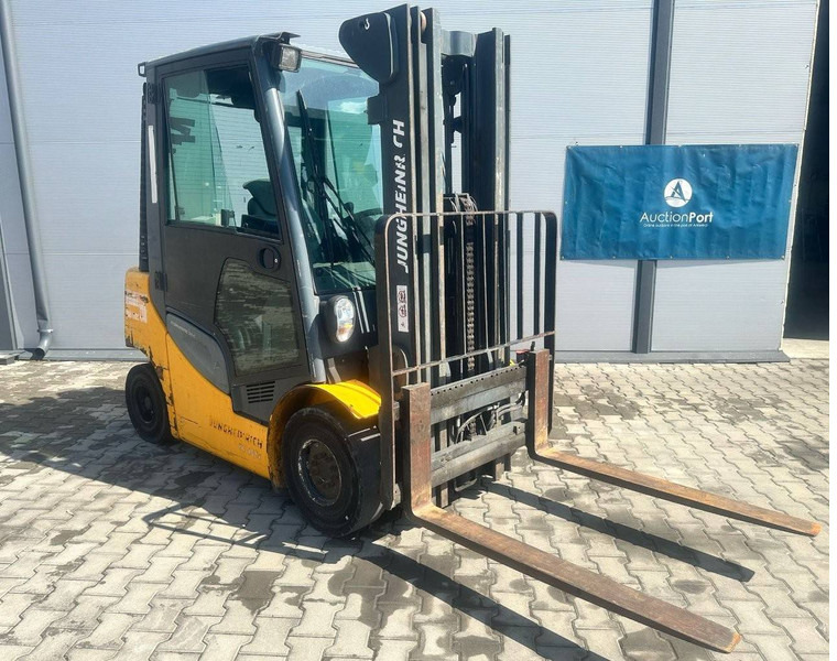 Jungheinrich DFG 425s - Dízel targonca: 2 kép. Jungheinrich DFG 425s - Dízel targonca: 2 kép.