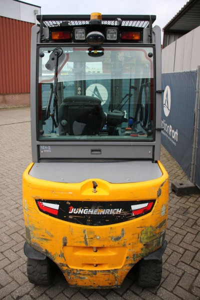 Jungheinrich EFG S30 - Elektromos targonca: 4 kép. Jungheinrich EFG S30 - Elektromos targonca: 4 kép.