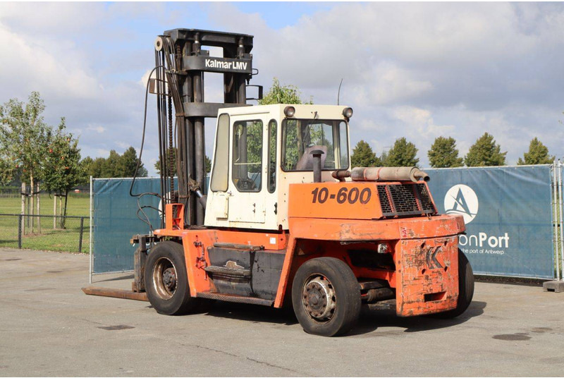Kalmar DC10-600 - Dízel targonca: 4 kép. Kalmar DC10-600 - Dízel targonca: 4 kép.