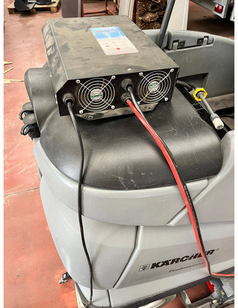 Utcaseprő gép Kärcher R120: 8 kép. Utcaseprő gép Kärcher R120: 8 kép.