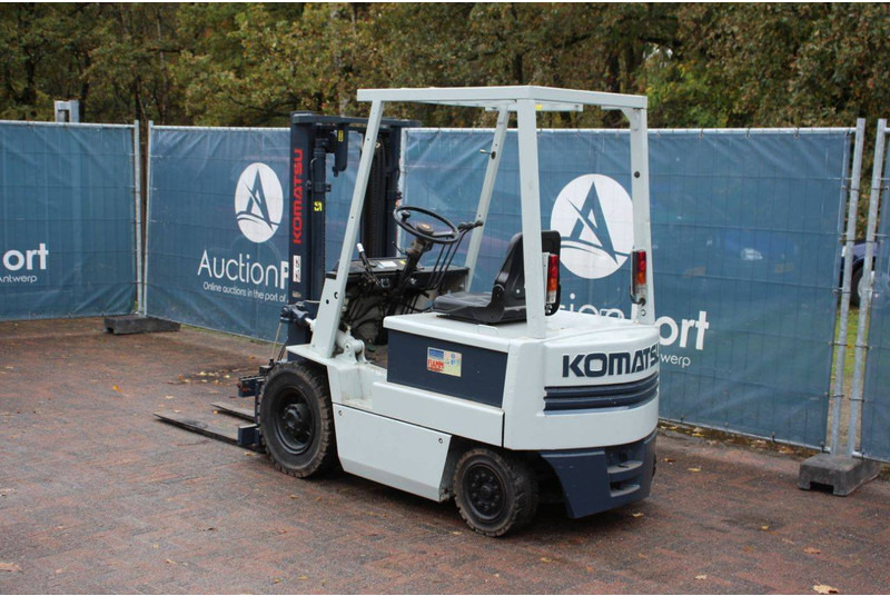 Komatsu FB20-3 - Elektromos targonca: 3 kép. Komatsu FB20-3 - Elektromos targonca: 3 kép.