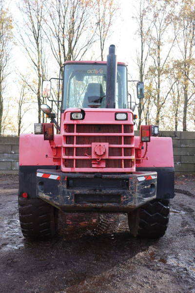 Komatsu WA 270-3 - Gumikerekes homlokrakodó: 5 kép. Komatsu WA 270-3 - Gumikerekes homlokrakodó: 5 kép.