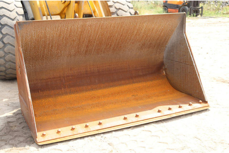 Gumikerekes homlokrakodó Komatsu WA270-8E0: 12 kép. Gumikerekes homlokrakodó Komatsu WA270-8E0: 12 kép.