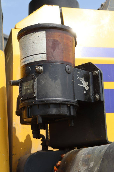 Gumikerekes homlokrakodó Komatsu WA270-8E0: 20 kép. Gumikerekes homlokrakodó Komatsu WA270-8E0: 20 kép.