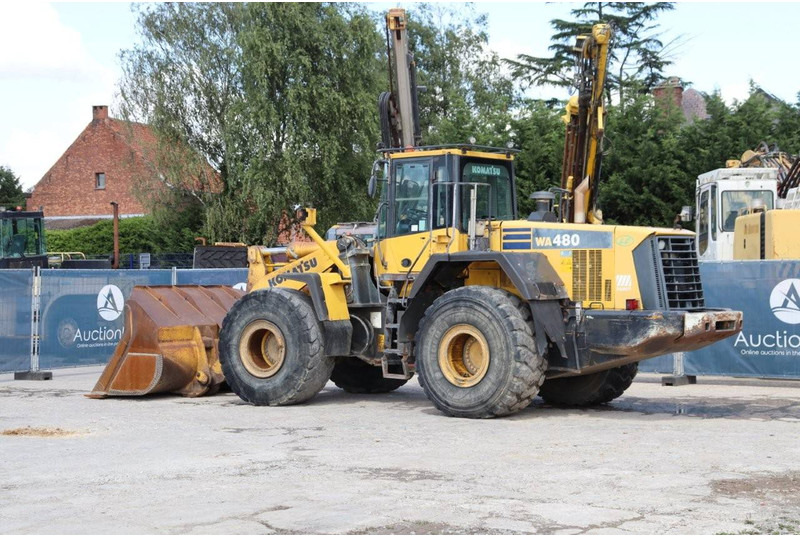Komatsu WA480-6 - Gumikerekes homlokrakodó: 3 kép. Komatsu WA480-6 - Gumikerekes homlokrakodó: 3 kép.