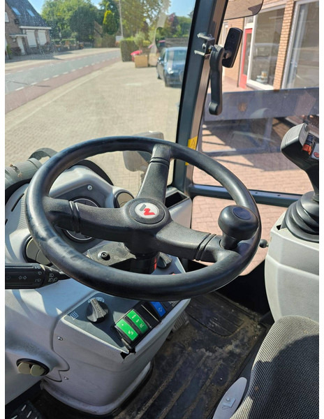 Gumikerekes homlokrakodó Kramer 357: 17 kép. Gumikerekes homlokrakodó Kramer 357: 17 kép.