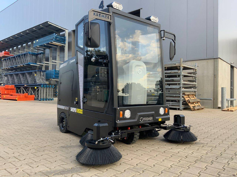 Kremer KRS100 - Utcaseprő gép: 4 kép. Kremer KRS100 - Utcaseprő gép: 4 kép.