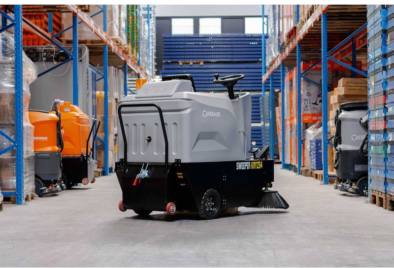 Kremer KRYZS4 Zit - Utcaseprő gép: 2 kép. Kremer KRYZS4 Zit - Utcaseprő gép: 2 kép.