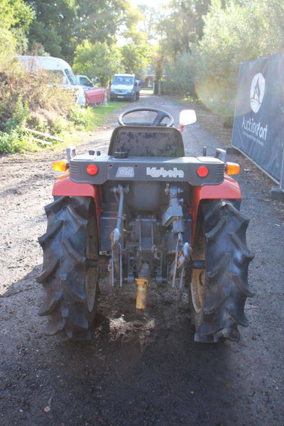 Kubota Aste A-175 - Traktor: 4 kép. Kubota Aste A-175 - Traktor: 4 kép.