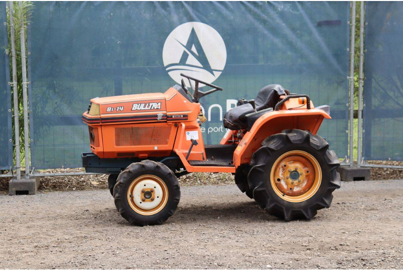 Kubota B1-14 Bulltra - Traktor: 1 kép. Kubota B1-14 Bulltra - Traktor: 1 kép.