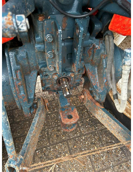Kubota B1-14D - Traktor: 4 kép. Kubota B1-14D - Traktor: 4 kép.