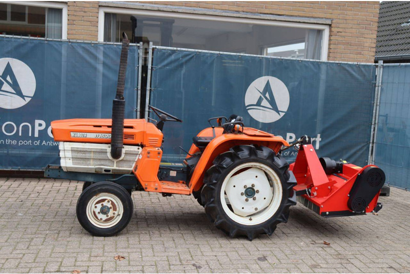 Kubota B1600 - Traktor: 1 kép. Kubota B1600 - Traktor: 1 kép.