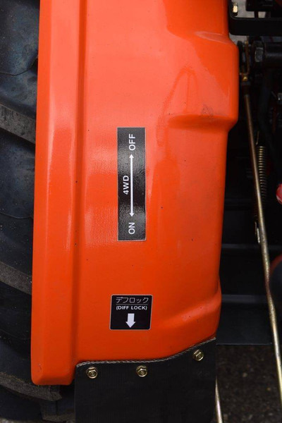 Traktor Kubota B5000: 18 kép. Traktor Kubota B5000: 18 kép.