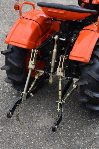 Traktor Kubota B5000: 17 kép. Traktor Kubota B5000: 17 kép.