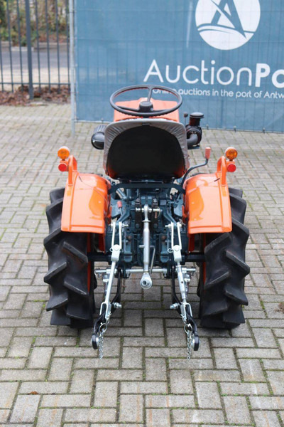 Kubota B5001 - Traktor: 5 kép. Kubota B5001 - Traktor: 5 kép.