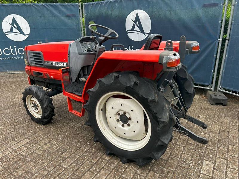 Kubota GL240 - Traktor: 2 kép. Kubota GL240 - Traktor: 2 kép.