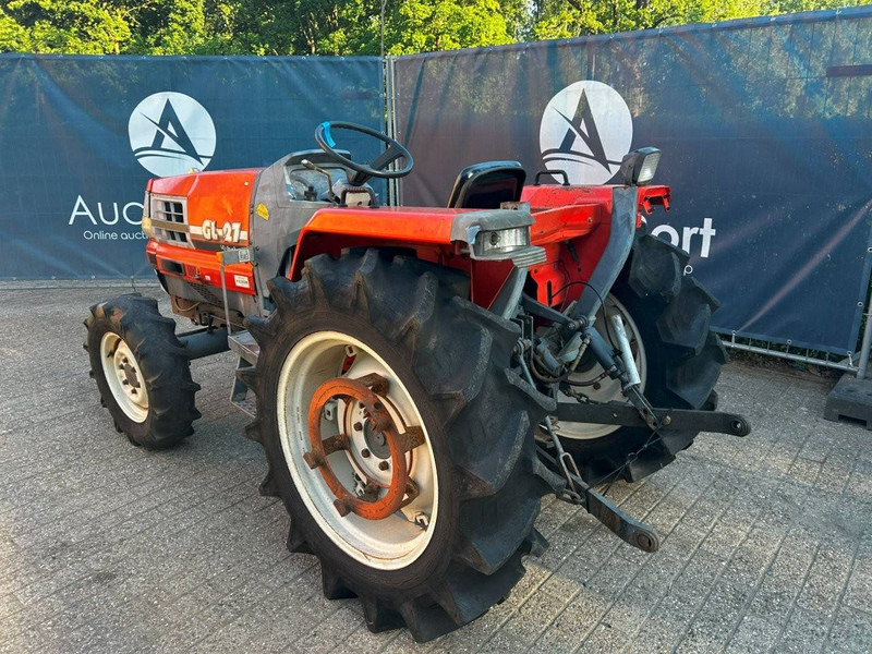 Kubota GL27 - Traktor: 2 kép. Kubota GL27 - Traktor: 2 kép.