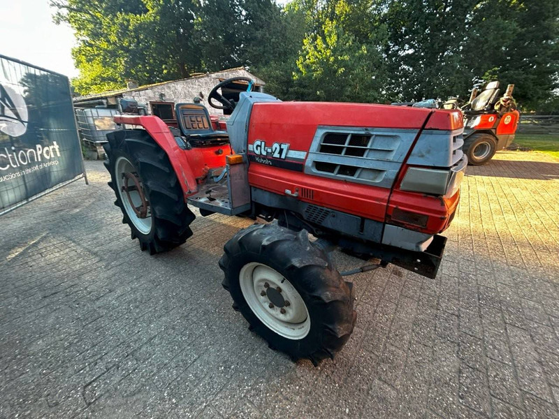Kubota GL27 - Traktor: 5 kép. Kubota GL27 - Traktor: 5 kép.