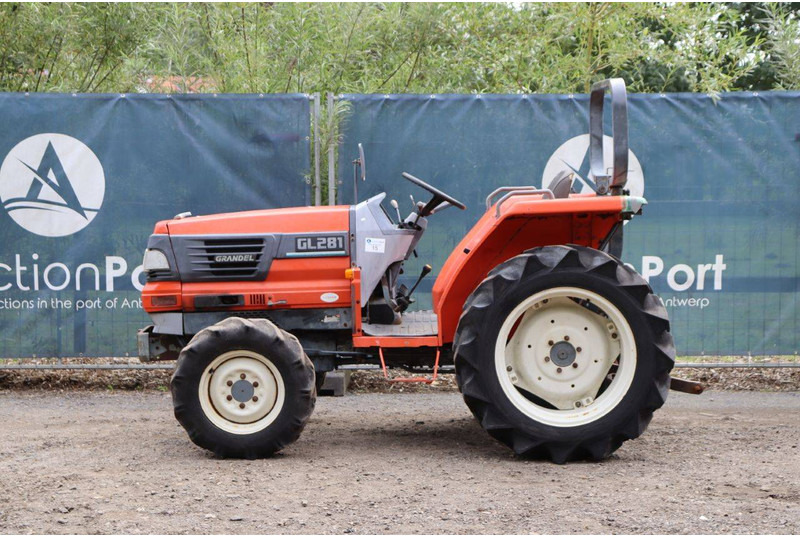 Kubota GL281 Grandel - Traktor: 2 kép. Kubota GL281 Grandel - Traktor: 2 kép.