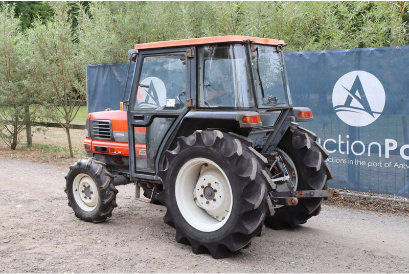 Kubota GL300 - Traktor: 4 kép. Kubota GL300 - Traktor: 4 kép.