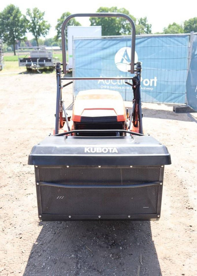 Kubota GZD15-II - Kerti fűkasza: 4 kép. Kubota GZD15-II - Kerti fűkasza: 4 kép.